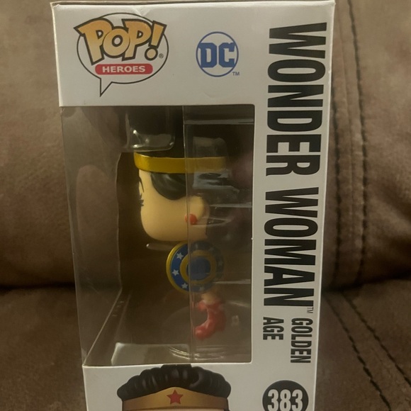 Funko Pop Heroes Wonder Woman in Red, Blue, and Gold - Picture 4 of 4